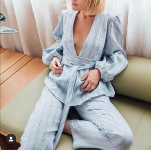 Petersyn Clothing Simone Light Blue Linen Tie Top